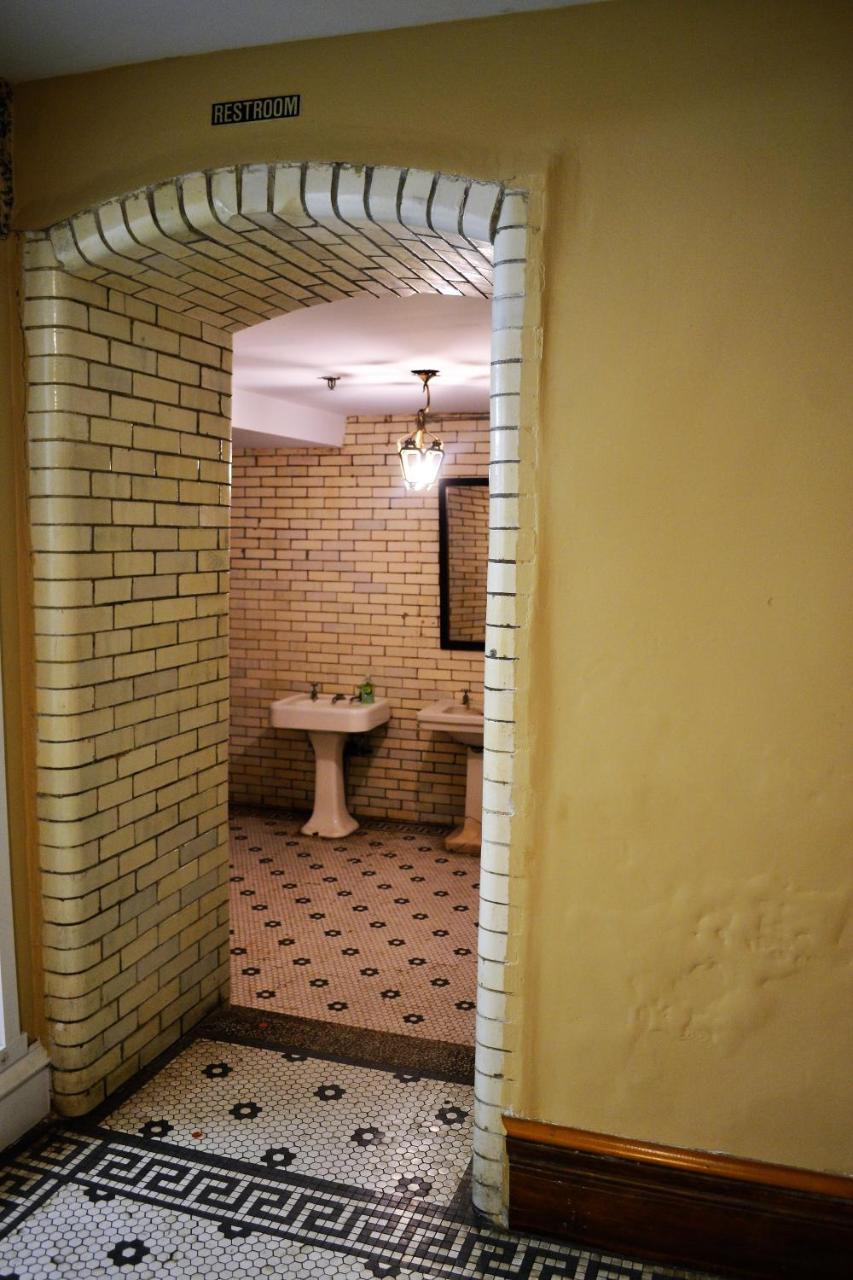 Hotel Gunter Frostburg ภายนอก รูปภาพ